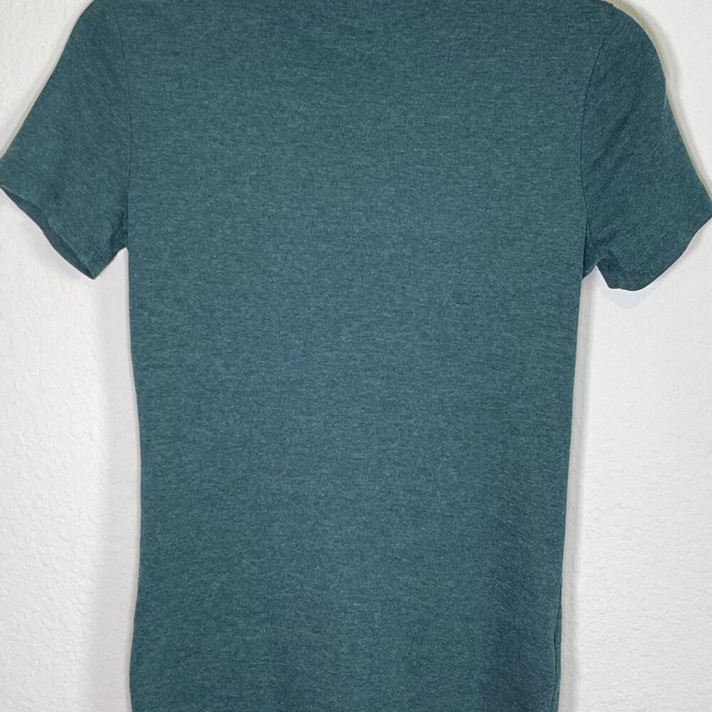 Eddie Bauer Women's V-Neck Short Sleeve Shirt - Picture 4 of 10